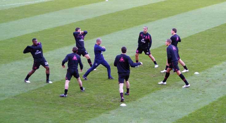 David Moyes at Everton training session, July 2025
